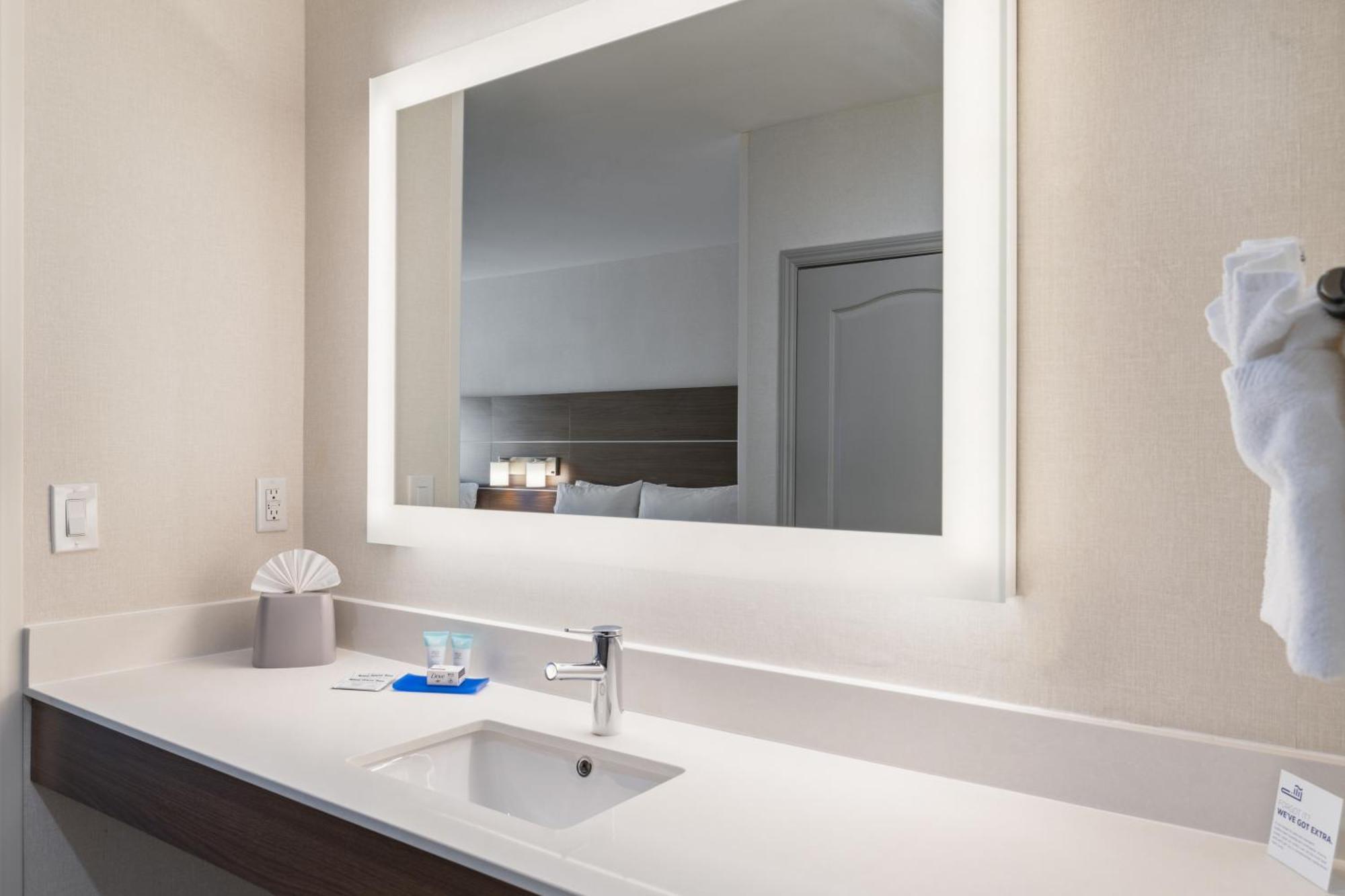 Holiday Inn Express & Suites Mountain View Silicon Valley By Ihg Ngoại thất bức ảnh