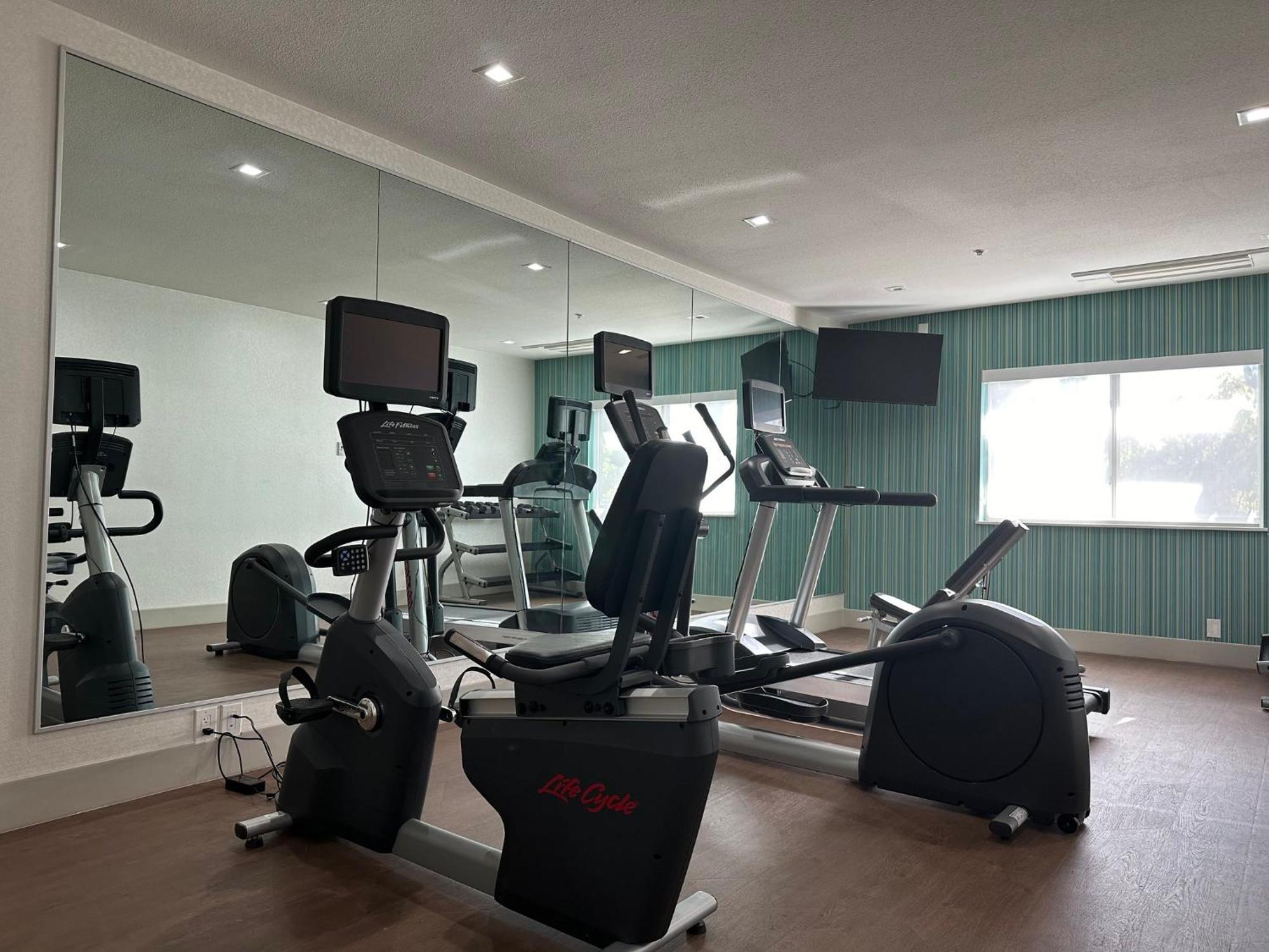 Holiday Inn Express & Suites Mountain View Silicon Valley By Ihg Ngoại thất bức ảnh