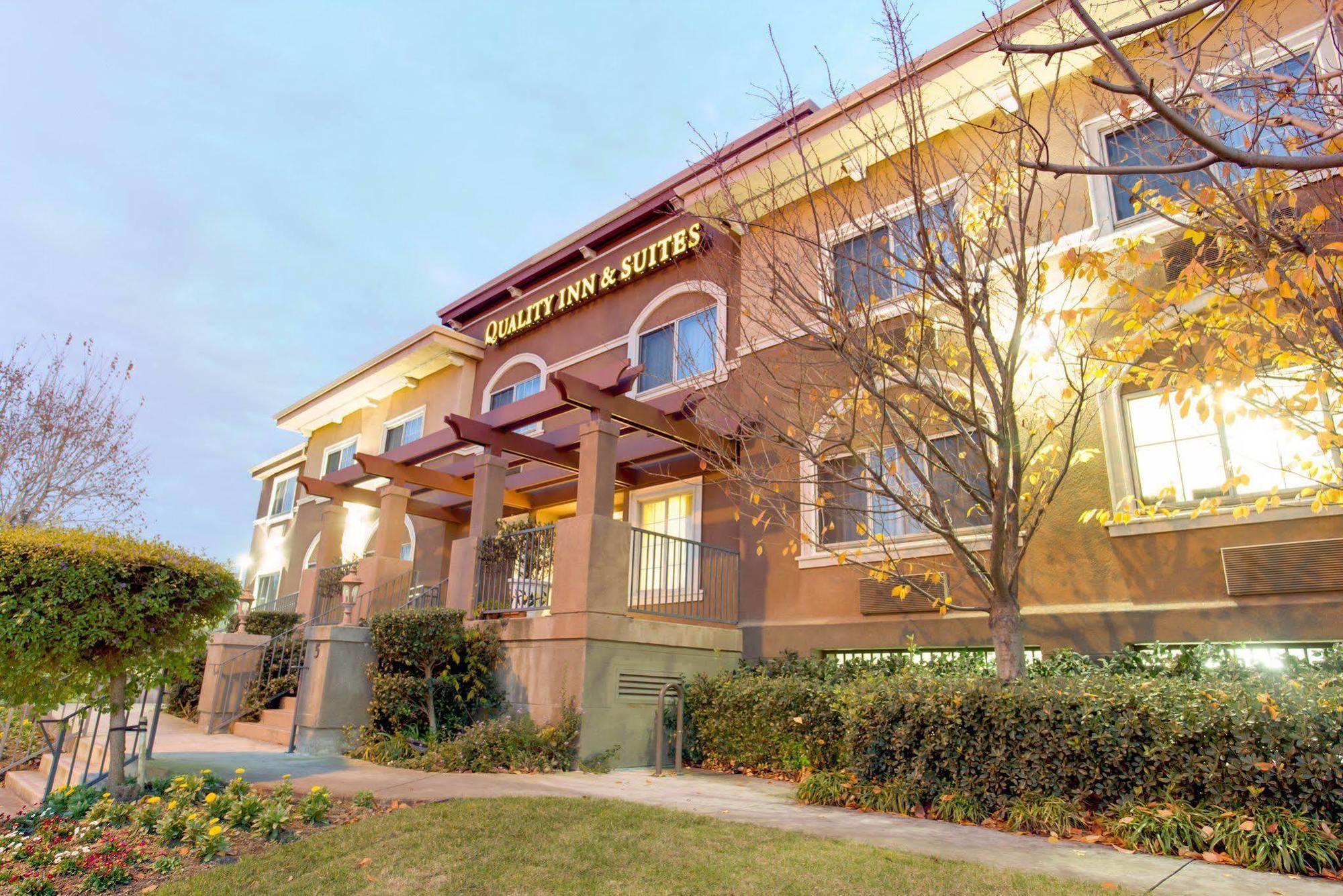 Holiday Inn Express & Suites Mountain View Silicon Valley By Ihg Ngoại thất bức ảnh